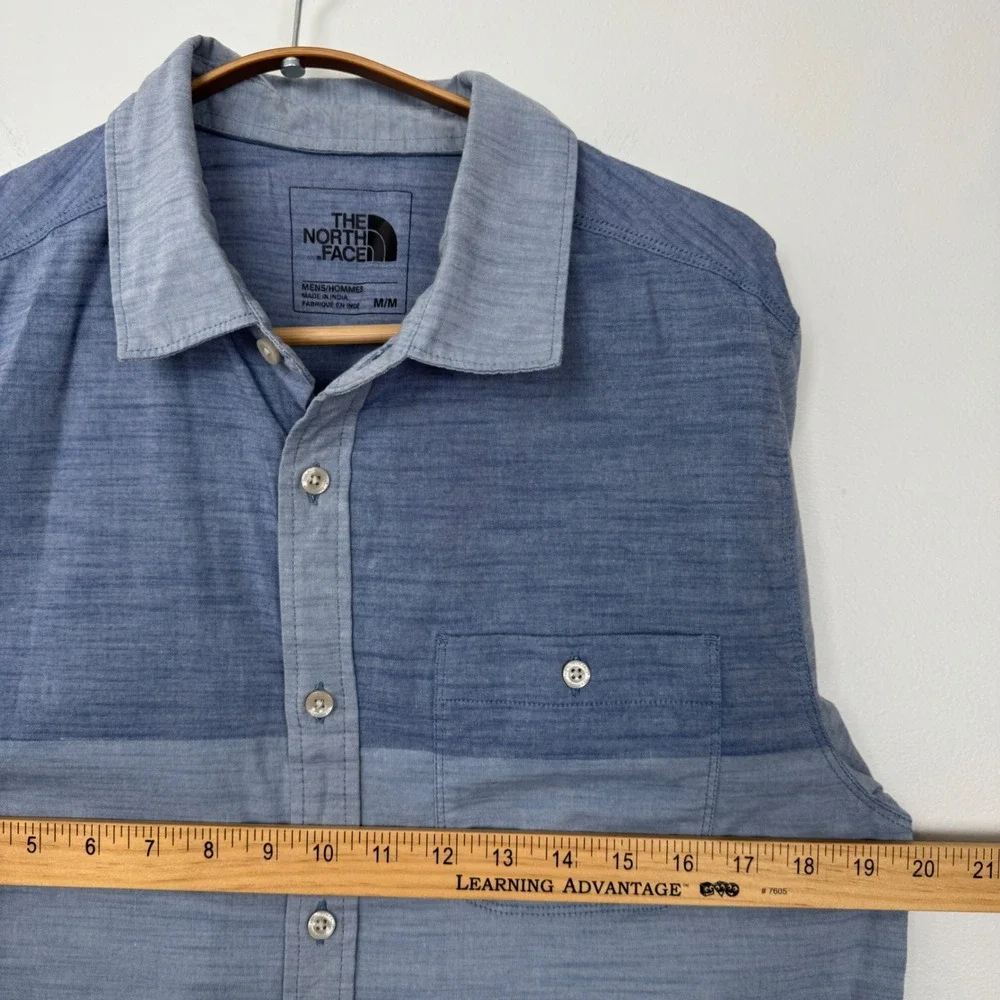 The North Face Mens Short Sleeve Button‎ Up Shirt Blue Chambray Size M